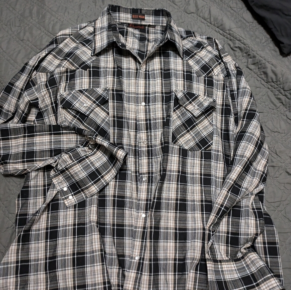 Snap button shirt - Picture 3 of 3